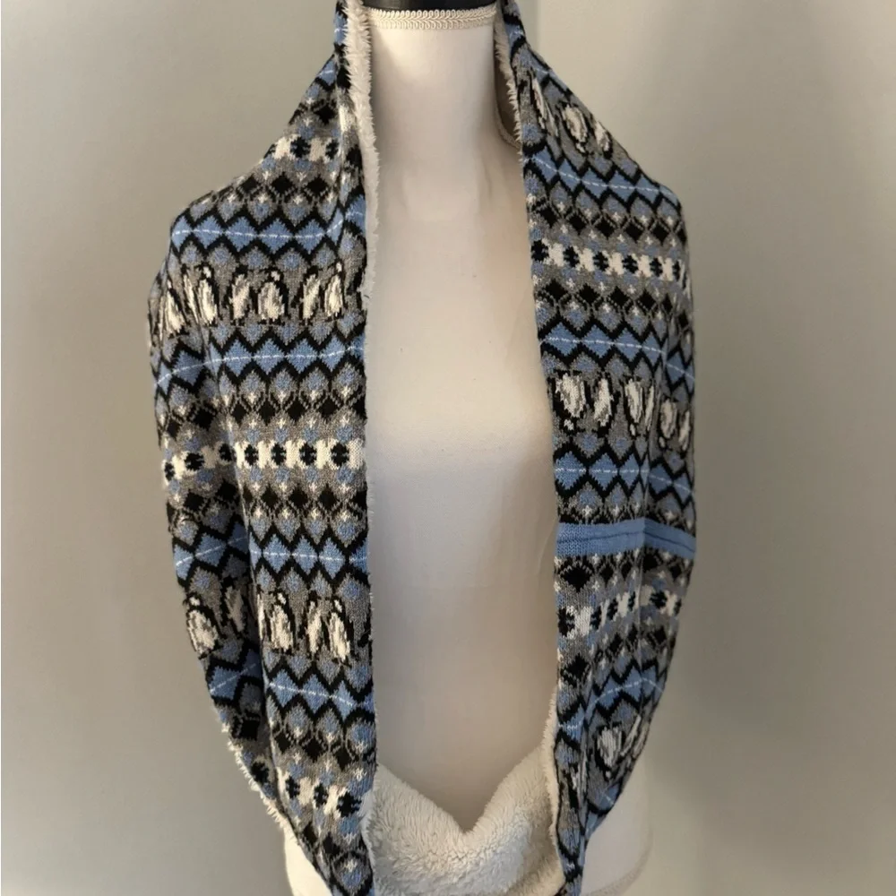 Vera Bradley Cozy Cowl Playful Penguins Intarsia Sherpa Lined Infinity Scarf